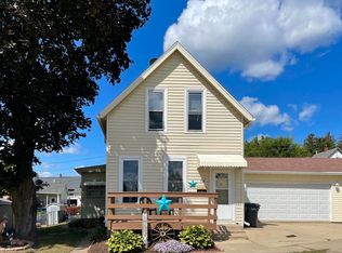 704 Ries St, Dubuque, IA 52001