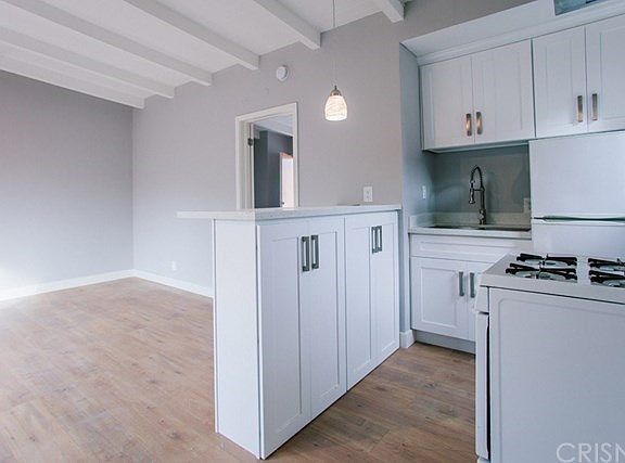 4th image of 5423 Willowcrest Ave