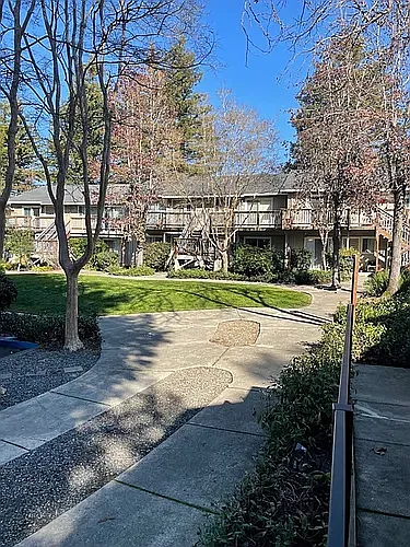 North Dutton Place Apartments — Photo 8