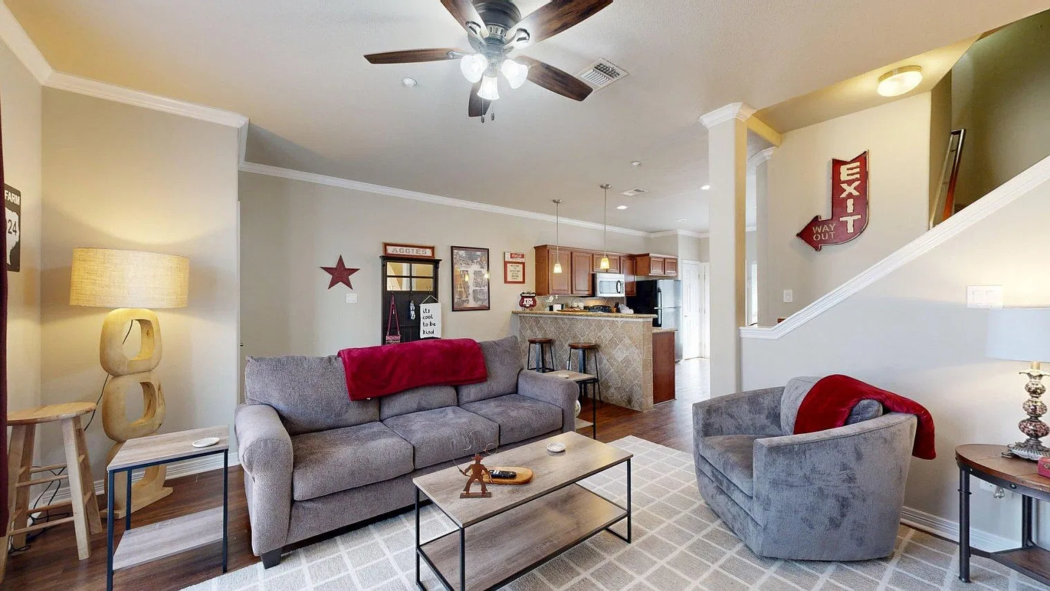 4 bed, 4.0 bath, $5,842 — Photo 2