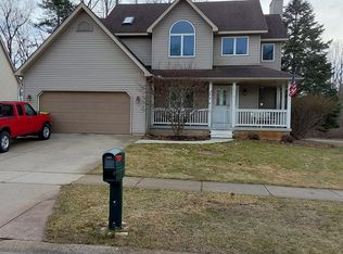 2315 Blue Heron Ct, Fenton, MI 48430