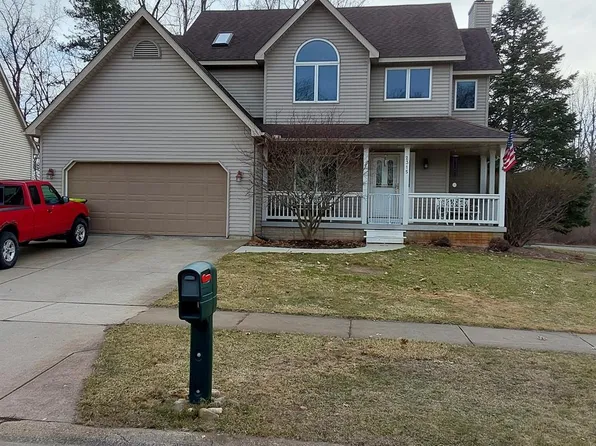 2315 Blue Heron Ct, Fenton, MI 48430