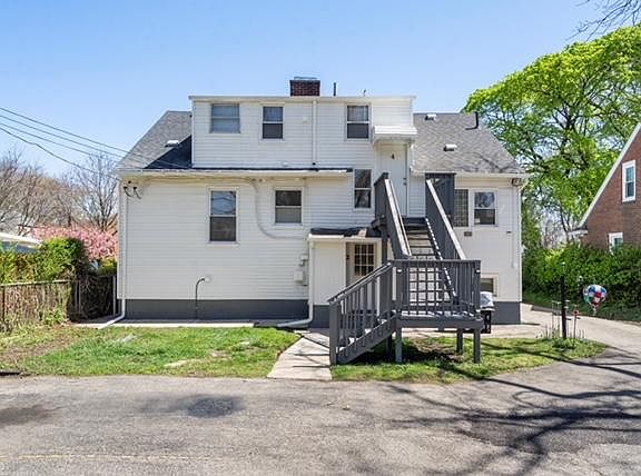 3rd image of 321 Saint Louis St #4