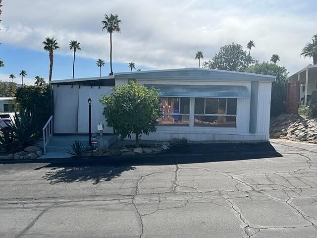 1st image of 22 Diamond East Dr