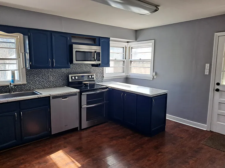 8204 Redwood Cir — Photo 3