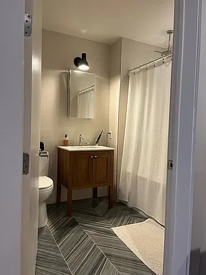 Rented by Hillel Realty Group | media 15