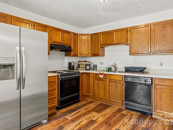 3rd image of 5924 Amity Springs Dr