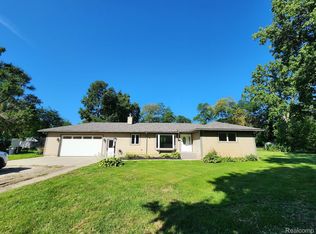 11488 Elmdale Rd, Whitmore lake, MI 48189