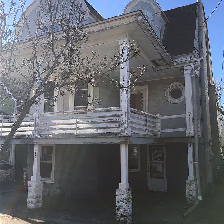 1st image of 206 W Maple Ave