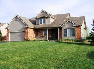 1364 Baywood Cir, Brighton, MI 48116