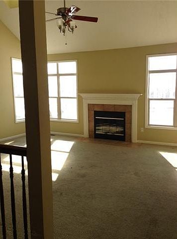 2nd image of 423 Trail W