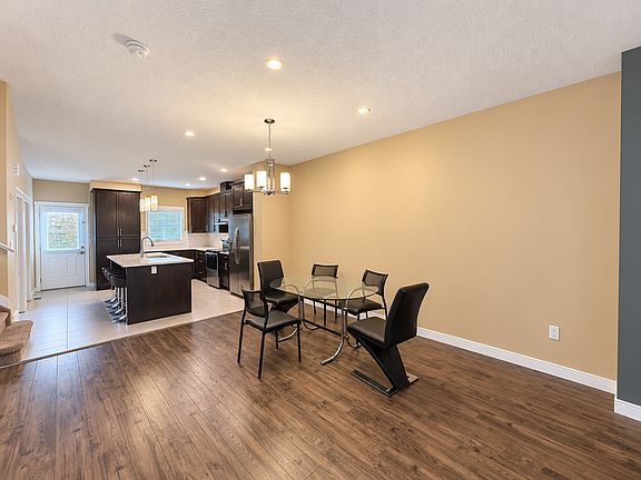 Modern Open-Plan Dining and Kitchen (1)_10162026