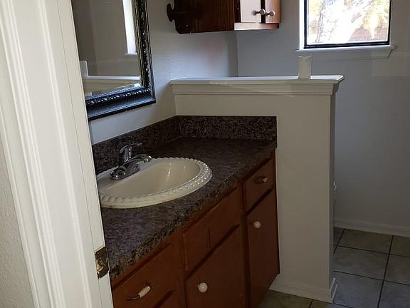 4th image of 2601 W Meadow Ln