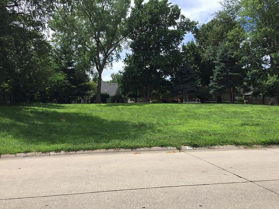 1st image of 1102 N 49th Ter