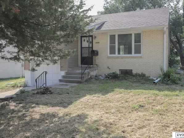 2306 Clay St, Bellevue, NE 68005