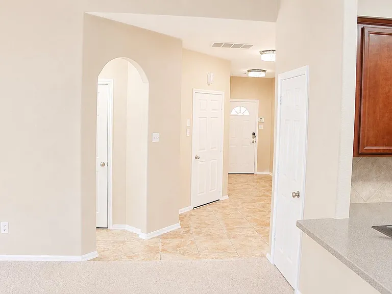 2814 Silver Bend Ln — Photo 10
