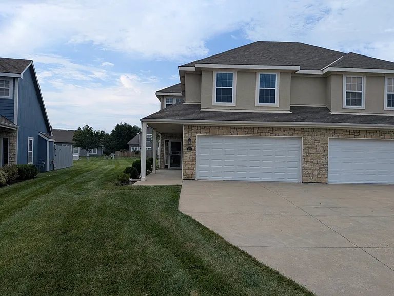 452 W Dogwood Ct — Photo 1