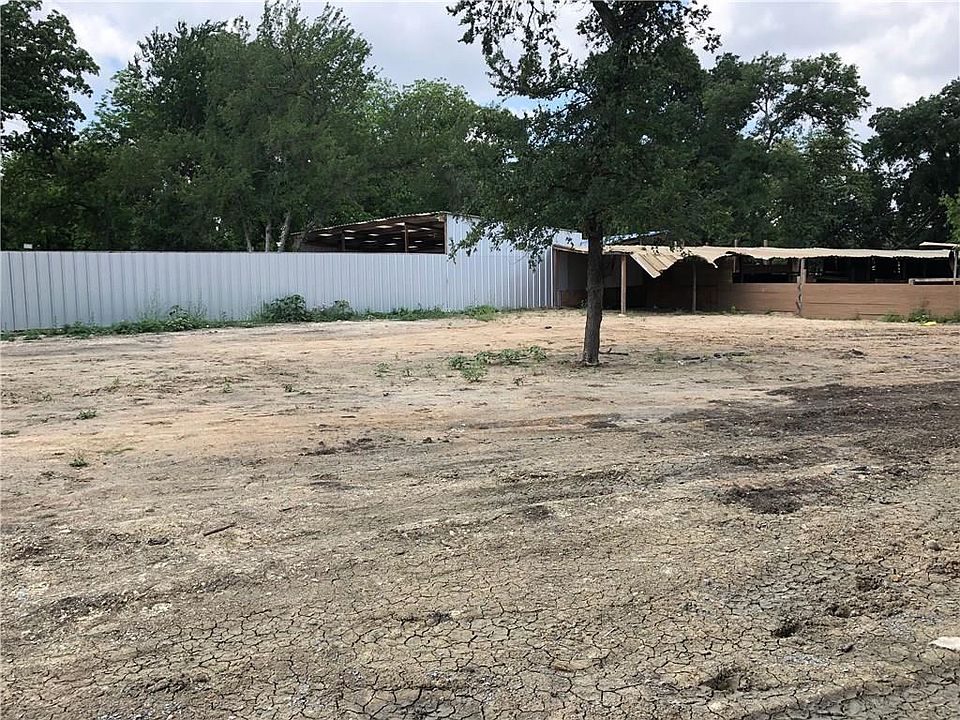 2nd image of 3621 Bickers St