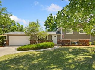 1833 Manchester Dr, Fort Collins, CO 80526