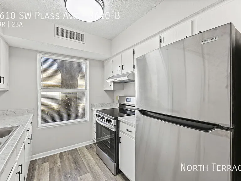 Capstone Townhomes — Photo 52