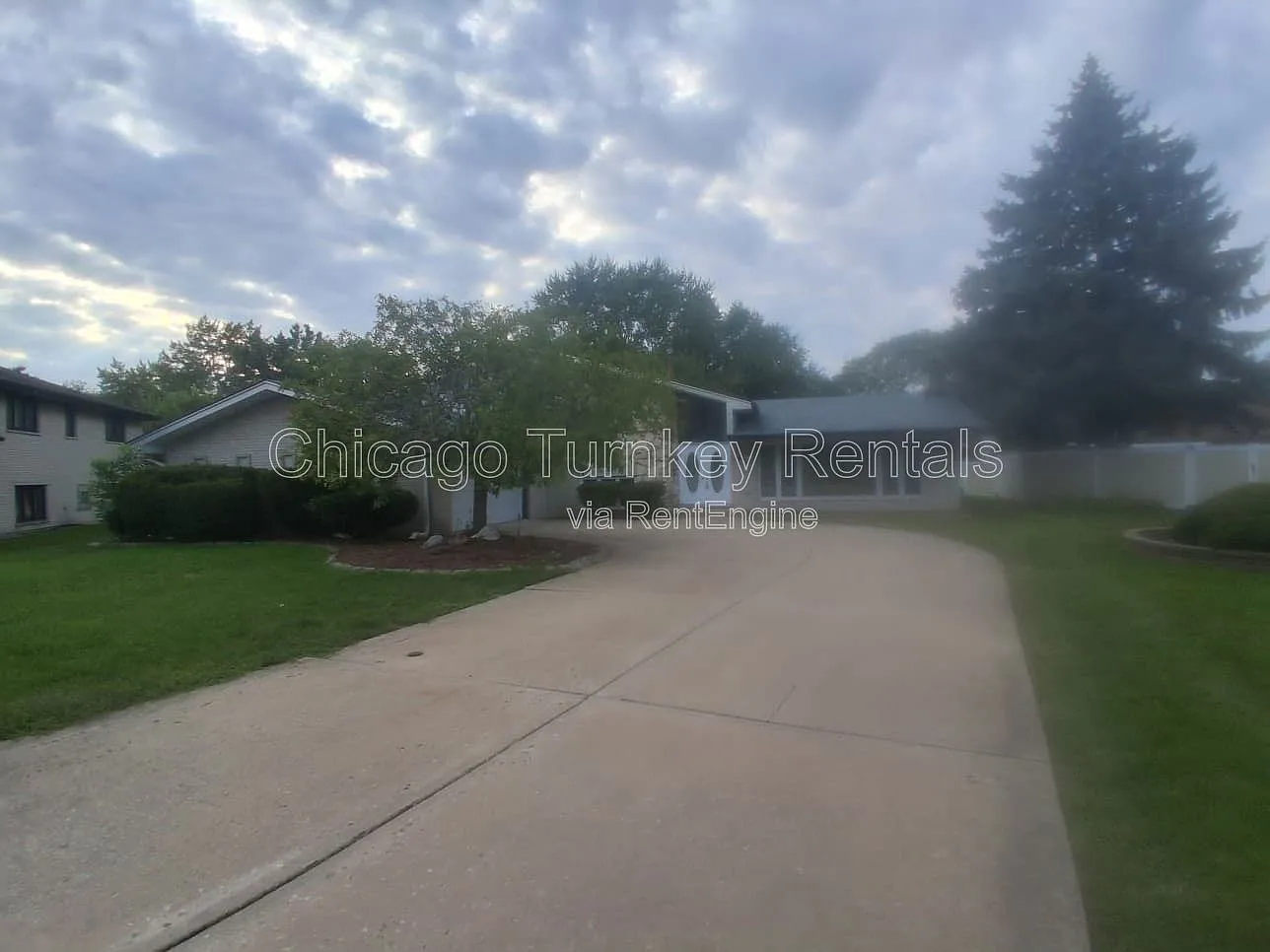 1204 E 166th Pl photo 1