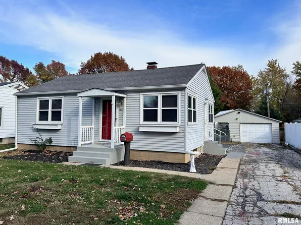 1504 S Clay Ave, Jacksonville, IL 62650