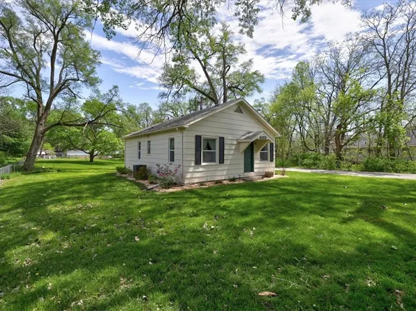 4103 E 32nd St, Des Moines, IA 50317