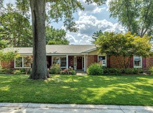 58 High Valley Dr, Chesterfield, MO 63017