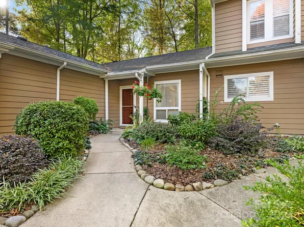 9038 Covedale Dr, Charlotte, NC 28270