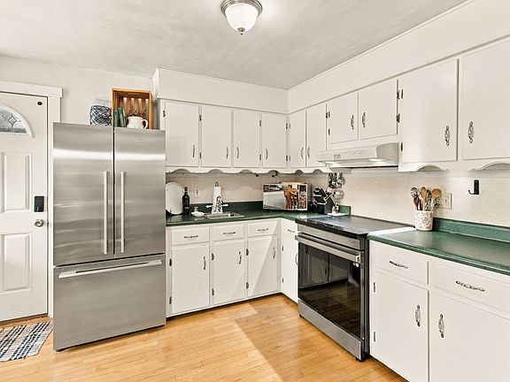 2nd image of 11 Lupine Lane