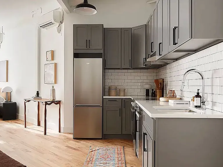 239 Banker St #1B — Photo 8