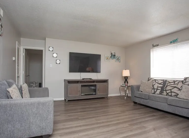 Welcome to Richmond Hills Apartments, where modern living meets comfort. Enjoy spacious layouts, stylish finishes, and convenient amenities that enhance your lifestyle. Schedule a tour today and see why this is the perfect place to call home!