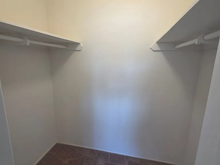 815GL — Photo 21