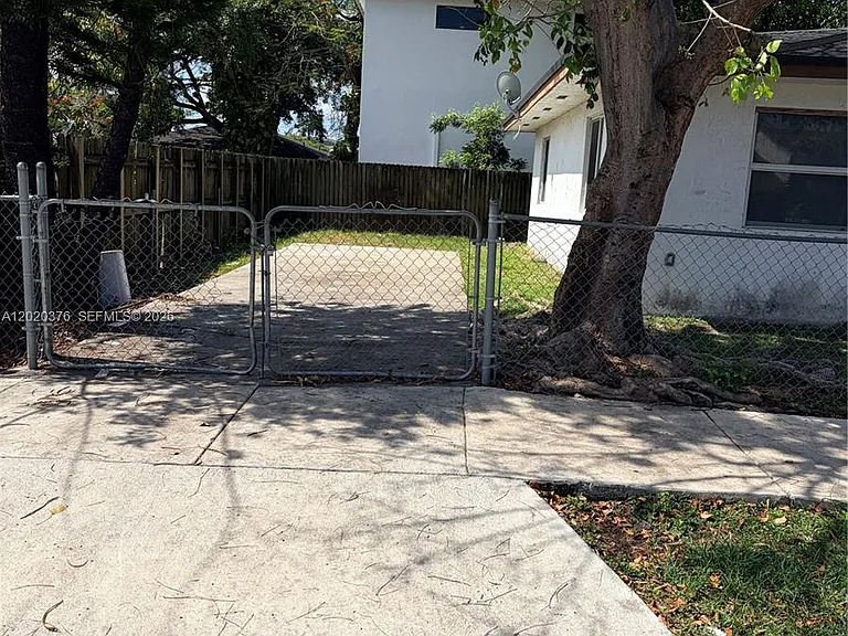 1329 NW 6th Ave #A — Photo 3