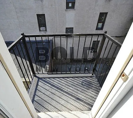 Rented by Bold New York | media 17