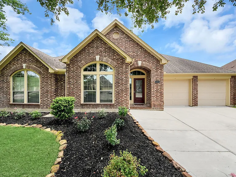 5315 Troutline Ln — Photo 2