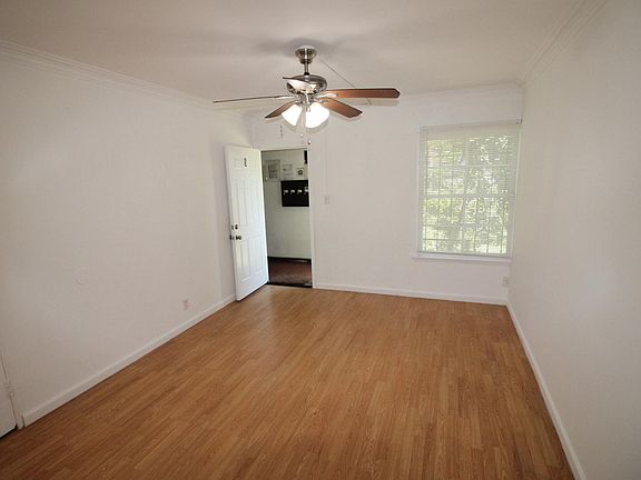 2nd image of 5932 Melrose Ave APT 5