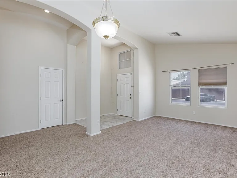 2598 Highland Cliff Dr — Photo 11