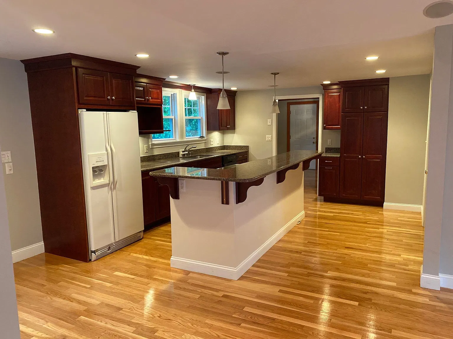 3 bed, 1.5 bath, 1772 sqft, $4,250 — Photo 1