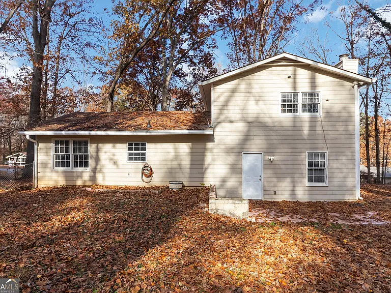 888 Chartley Dr — Photo 25