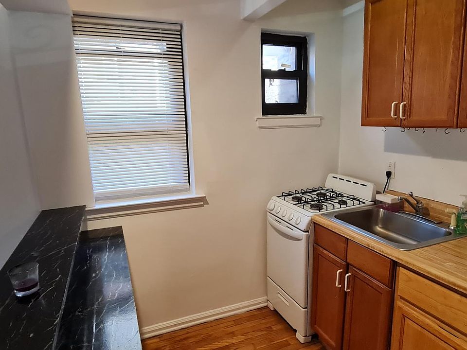 1st image of 13920 84th Dr #2