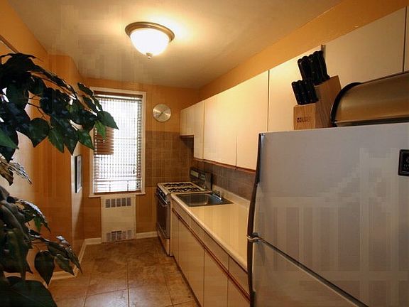 3rd image of 5615 Netherland Ave APT 6E