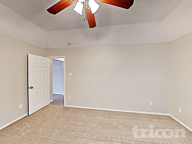 206 Briarglen Dr — Photo 8