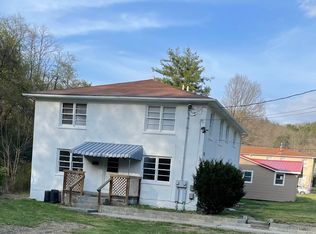 145 Branch St APT B, White Sulphur Springs, WV 24986