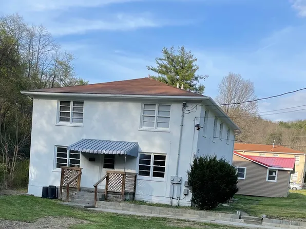 145 Branch St APT B, White Sulphur Springs, WV 24986