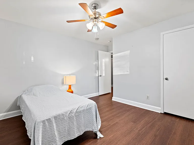 7200 Carol Ln — Photo 13