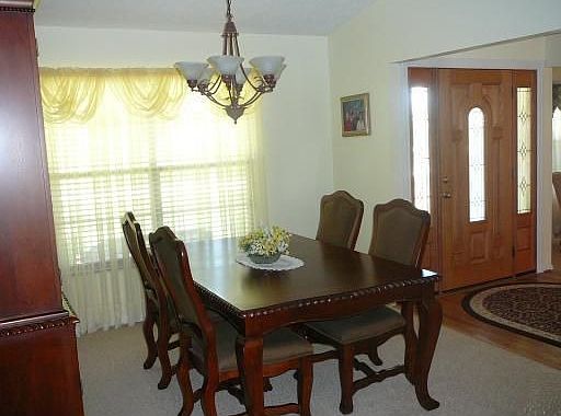 3rd image of 2550 NE Pinecrest Lakes Blvd