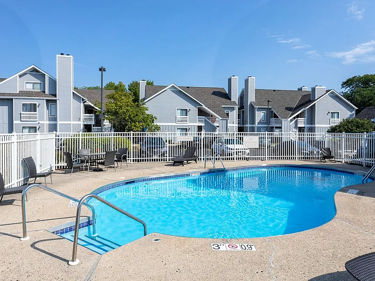 The Glen Luxury Townhomes — Photo 5