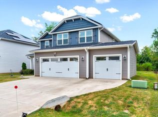 202 Hillmont Dr, Garner, NC 27529