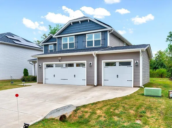 202 Hillmont Dr, Garner, NC 27529